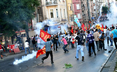 YSK'ya Diyarbakır ve Taksim'de protesto galerisi resim 3