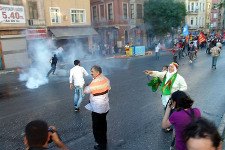 YSK'ya Diyarbakır ve Taksim'de protesto galerisi resim 36