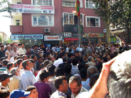 YSK'ya Diyarbakır ve Taksim'de protesto galerisi resim 38