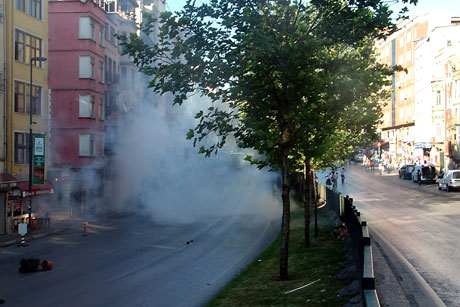 YSK'ya Diyarbakır ve Taksim'de protesto galerisi resim 40