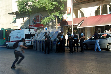 YSK'ya Diyarbakır ve Taksim'de protesto galerisi resim 42