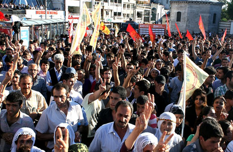 YSK'ya Diyarbakır ve Taksim'de protesto galerisi resim 47