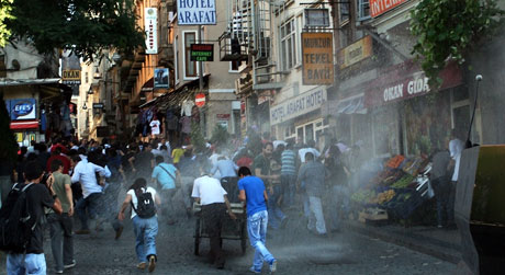 YSK'ya Diyarbakır ve Taksim'de protesto galerisi resim 48