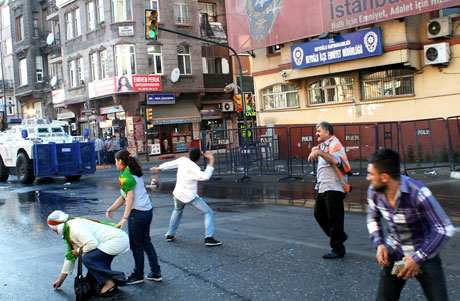 YSK'ya Diyarbakır ve Taksim'de protesto galerisi resim 49