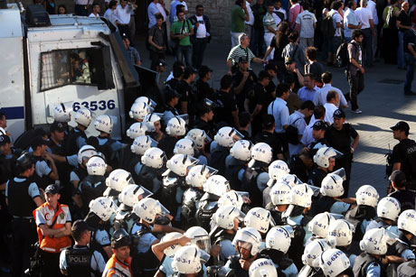 YSK'ya Diyarbakır ve Taksim'de protesto galerisi resim 51