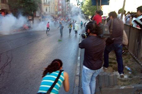 YSK'ya Diyarbakır ve Taksim'de protesto galerisi resim 9
