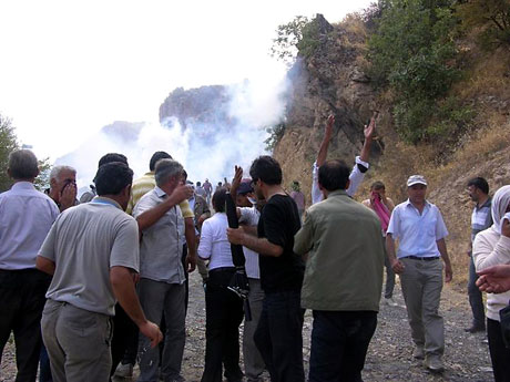 'Canlı Kalkanlara' sert müdahale galerisi resim 15