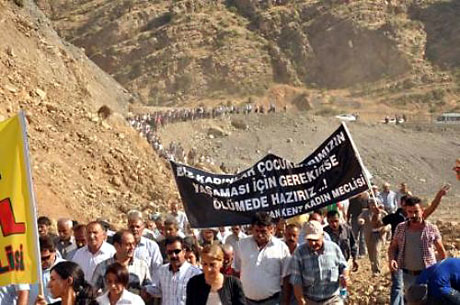 'Canlı Kalkanlara' sert müdahale galerisi resim 20