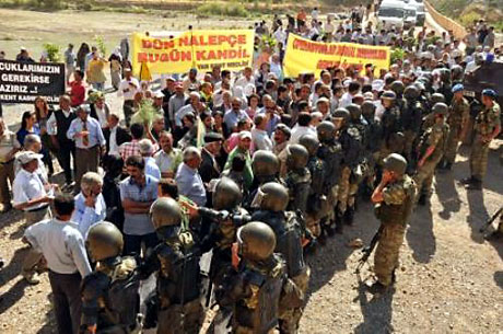 'Canlı Kalkanlara' sert müdahale galerisi resim 21