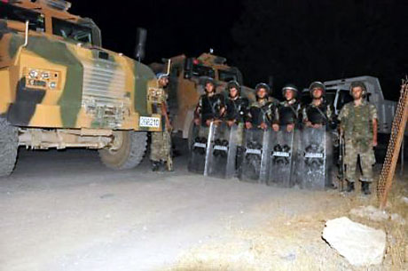 'Canlı Kalkanlara' sert müdahale galerisi resim 27