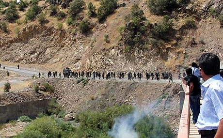 'Canlı Kalkanlara' sert müdahale galerisi resim 5