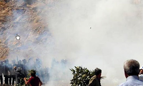 'Canlı Kalkanlara' sert müdahale galerisi resim 7