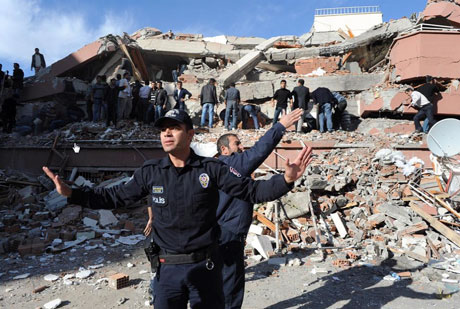 Van'da şiddetli deprem galerisi resim 55