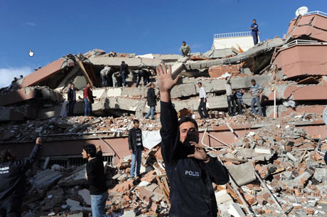 Van'da şiddetli deprem galerisi resim 58