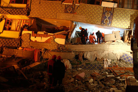 Van'da şiddetli deprem galerisi resim 80