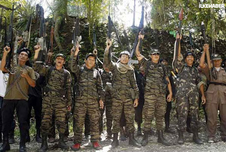 Filipinler'de 40 yıllık savaş sona erdi! galerisi resim 2