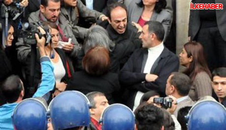 Diyarbakır'da BDP'li vekiller valiliği bastı! galerisi resim 15