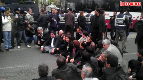 Diyarbakır'da BDP'li vekiller valiliği bastı! galerisi resim 4