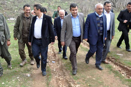 PKK, kamu görevlisi ve askerleri serbest bıraktı galerisi resim 1