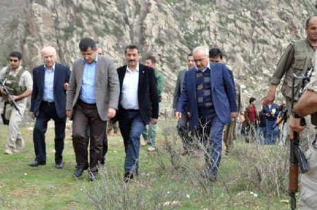 PKK, kamu görevlisi ve askerleri serbest bıraktı galerisi resim 20