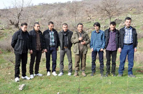 PKK, kamu görevlisi ve askerleri serbest bıraktı galerisi resim 9