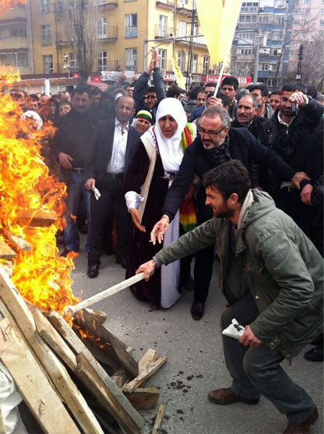 Tarihi 2013 Newroz'undan kareler galerisi resim 34