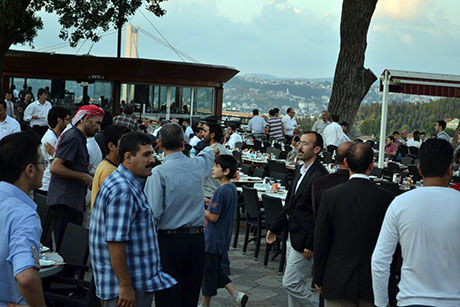 Nûbihar’ın iftar yemeğine büyük ilgi galerisi resim 11