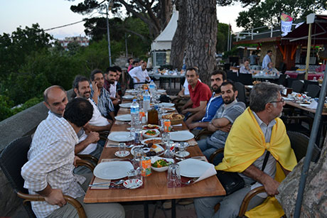 Nûbihar’ın iftar yemeğine büyük ilgi galerisi resim 29