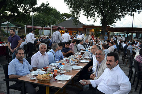 Nûbihar’ın iftar yemeğine büyük ilgi galerisi resim 33