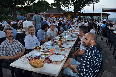 Nûbihar’ın iftar yemeğine büyük ilgi galerisi resim 35