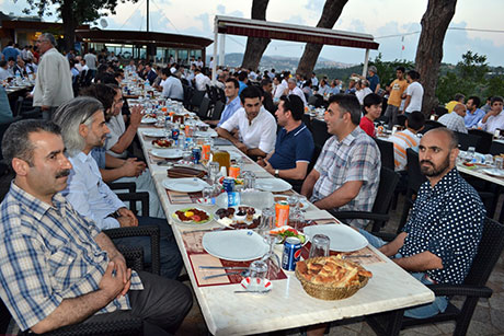 Nûbihar’ın iftar yemeğine büyük ilgi galerisi resim 36