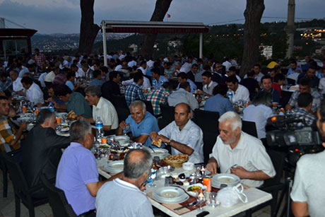 Nûbihar’ın iftar yemeğine büyük ilgi galerisi resim 43