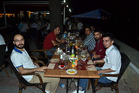 Nûbihar’ın iftar yemeğine büyük ilgi galerisi resim 54