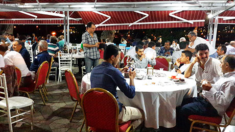 Nûbihar’ın iftar yemeğine büyük ilgi galerisi resim 46