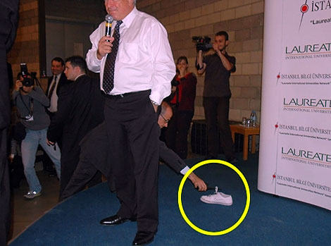 IMF Başkanı'na ayakkabı şoku! galerisi resim 5