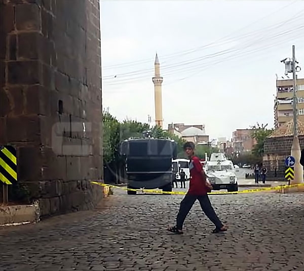 Diyarbakır’ın Sur ilçesinde sokağa çıkma yasağı galerisi resim 1