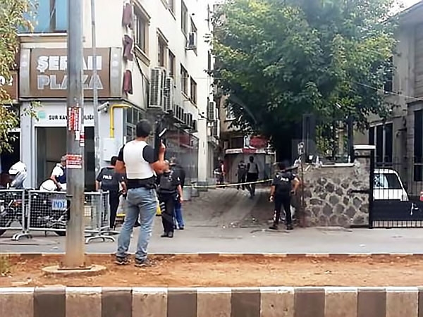 Diyarbakır’ın Sur ilçesinde sokağa çıkma yasağı galerisi resim 12