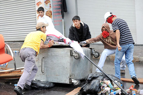 İstiklal Caddesi Savaş Alanına Döndü galerisi resim 10