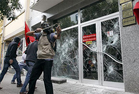 İstiklal Caddesi Savaş Alanına Döndü galerisi resim 13