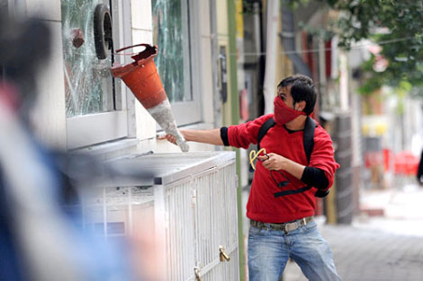 İstiklal Caddesi Savaş Alanına Döndü galerisi resim 6