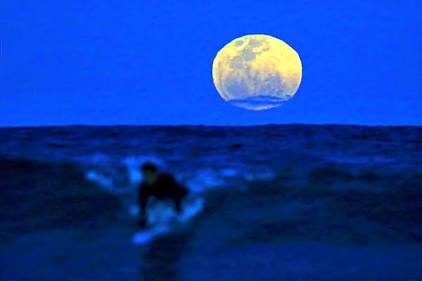 Reuters objektifinden ‘Süper Ay’ manzaraları galerisi resim 20