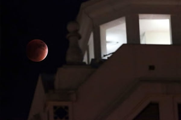 Reuters objektifinden ‘Süper Ay’ manzaraları galerisi resim 8