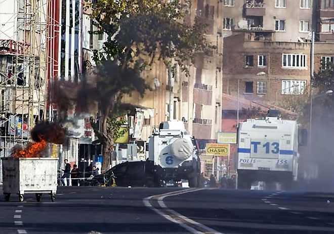 Diyarbakır’da 'Sur' protestosunda olaylar çıktı galerisi resim 19