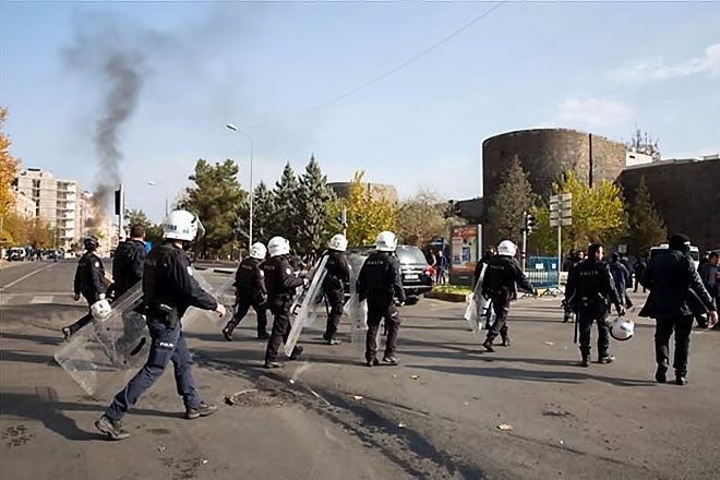 Diyarbakır’da 'Sur' protestosunda olaylar çıktı galerisi resim 28