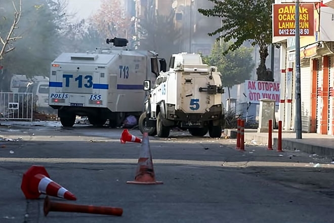 Diyarbakır’da 'Sur' protestosunda olaylar çıktı galerisi resim 32