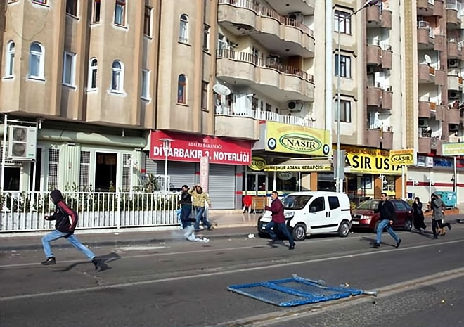 Diyarbakır’da 'Sur' protestosunda olaylar çıktı galerisi resim 39