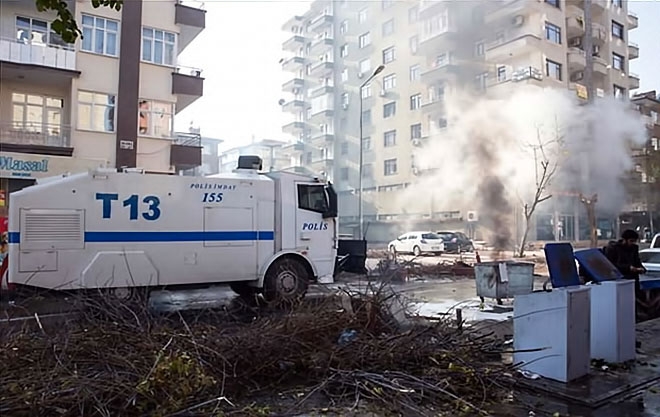 Diyarbakır’da 'Sur' protestosunda olaylar çıktı galerisi resim 41