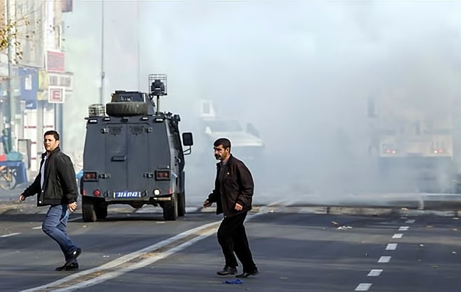 Diyarbakır’da 'Sur' protestosunda olaylar çıktı galerisi resim 5