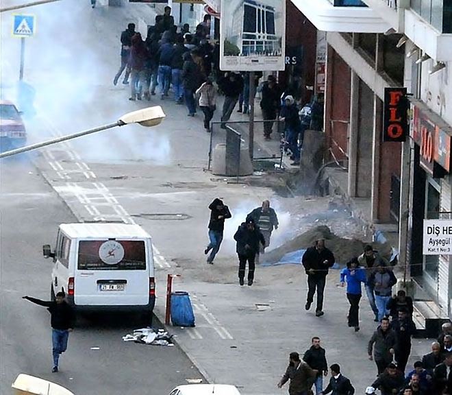 Diyarbakır’da 'Sur' protestosunda olaylar çıktı galerisi resim 50
