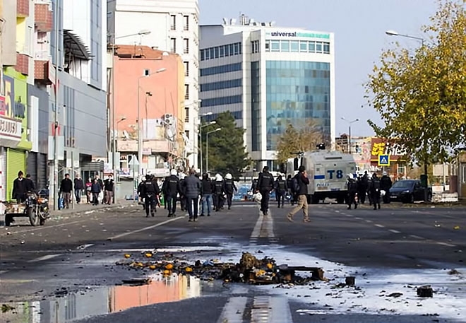 Diyarbakır’da 'Sur' protestosunda olaylar çıktı galerisi resim 9